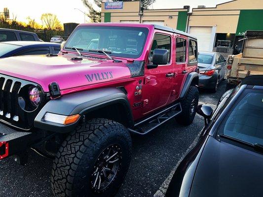 2022 Jeep, 2.5 teraflex lift with Fuel rims and new 35s