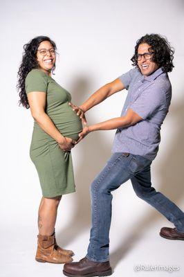 We capture maternity portraits