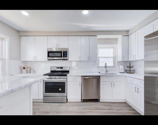 Here is a beautiful kitchen we supplied cabinets for