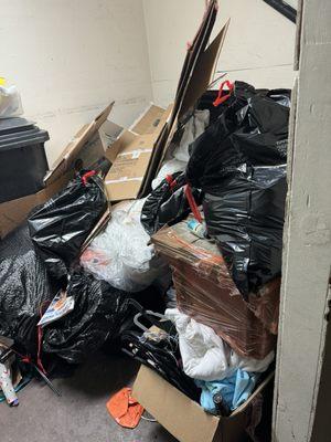 accumulated garbage in the bon air apartments. This represent only an unit