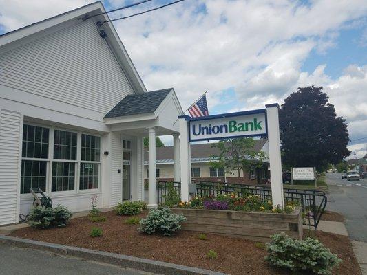 Our Portland Street branch is the second Union Bank location serving customers in St. Johnsbury. Stop by to meet our team!