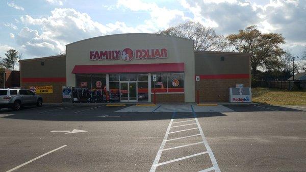 Family Dollar storefront