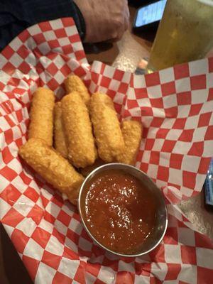 Delicious mozzarella sticks ... you can choose marinara or ranch