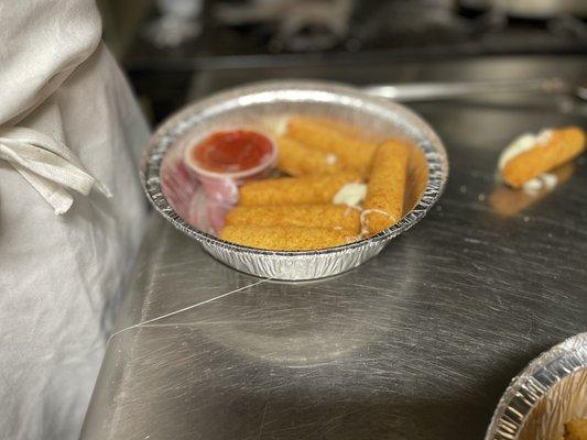 Mozzarella Sticks with marinara sauce