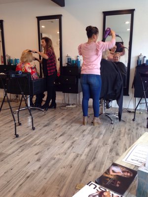 Experienced hairstylists make women look gorgeous and glamorous at this new salon.