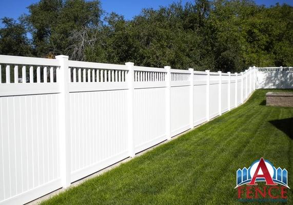 A Fence Utah. White Vinyl Fence with Picket Top.