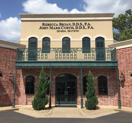 Rebecca Bryan, DDS & John Curtis, DDS - Bentonville Dental office Exterior