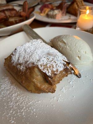 Apple Apfel Strudel with Schlag