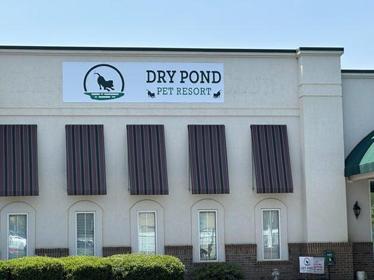 Dry Pond Pet Resort