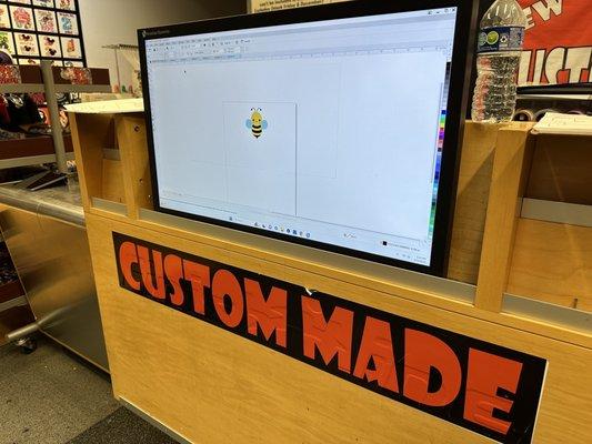 Large screen to view your design. Very convenient when it comes to making adjustments and requests.