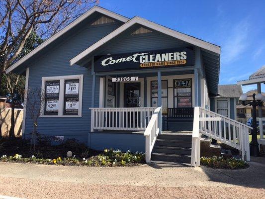 Leon Springs store front