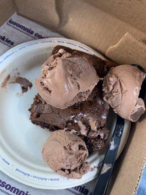 Brownie with ice cream