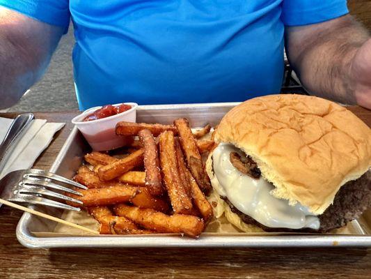 Smokehouse burger w sweet potato fries