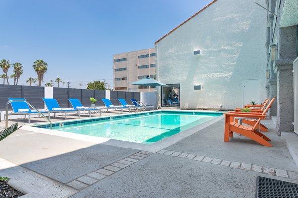 Sparking pool and lounge area