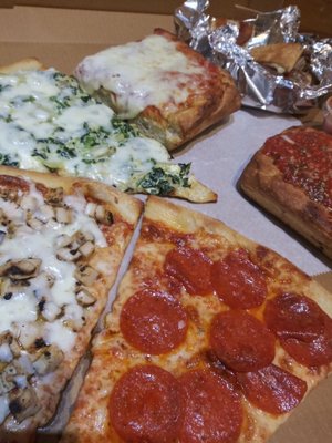 Pepperoni, grilled chicken and spinach artichoke slices