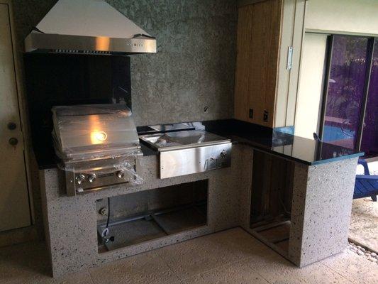 Outdoor kitchen in Black Pearl granite