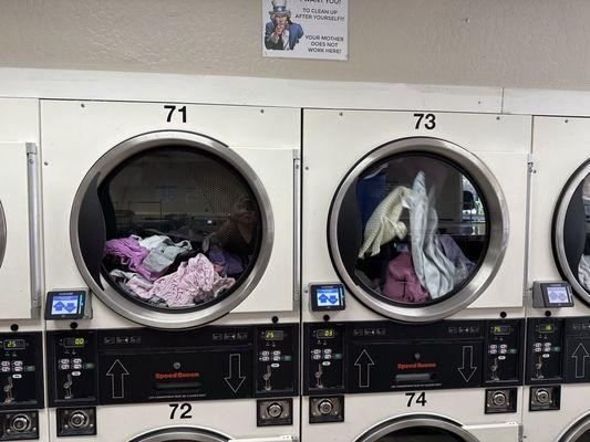 El Mercado Laundry