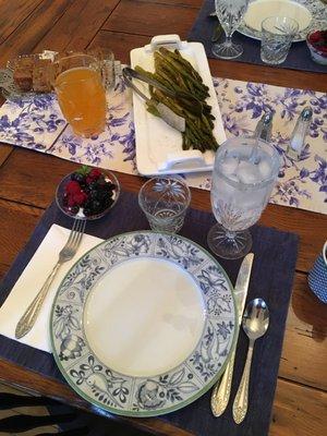 Table setting for breakfast