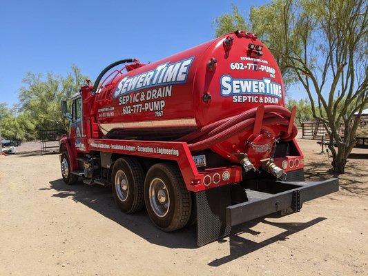 Septic pump truck