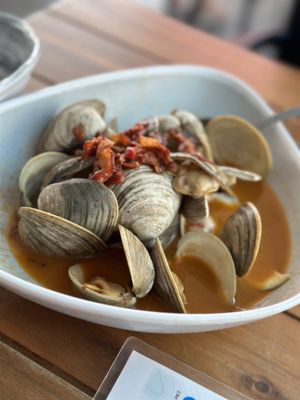 Boathouse steamed  Clams