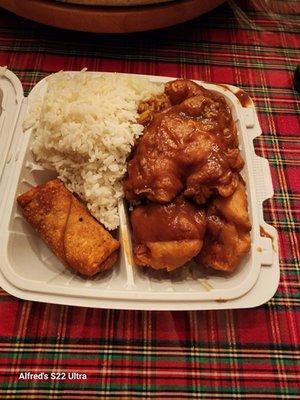 Boneless fried chicken with rice and egg roll