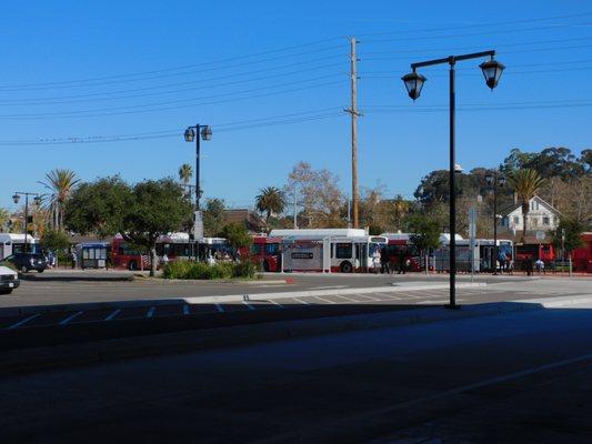 If you take the bus to the Old Town Trolley to make connections its very easy to make you have buses on both sides and the trains in the