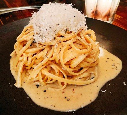 linguine cacio e pepe