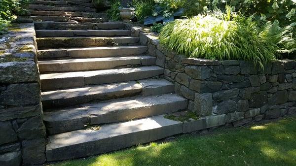 Natural quarry stone steps