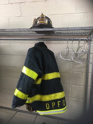 Picture of the fireman's hat and coat