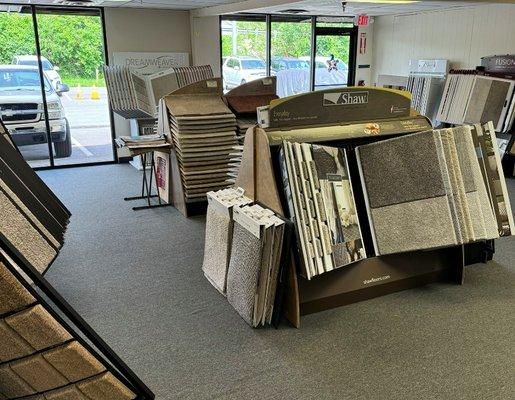 A view of inside our showroom in Hendersonville, TN just off New Shackle Island by Main Street.