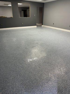 Polyaspartic/vinyl flake flooring