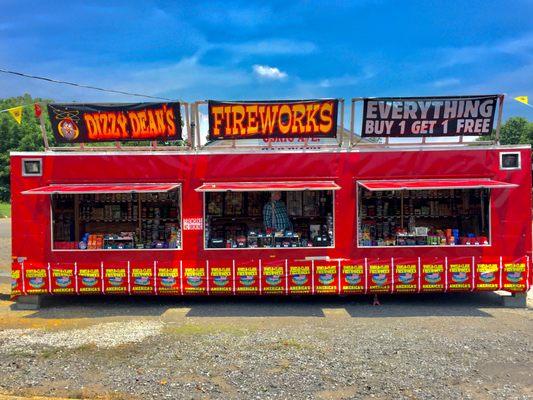 Dizzy Dean's Fireworks - Guntersville