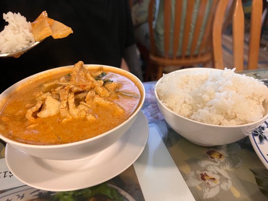 Red curry with Jasmine rice (extra)