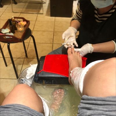 Mango spa pedicure