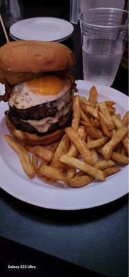 1lb (2x1/2lb patties) Cheese Burger w/Fries