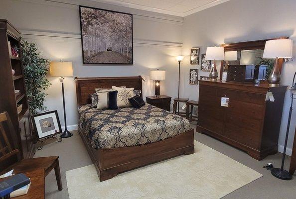 Louis Philippe Bedroom Set