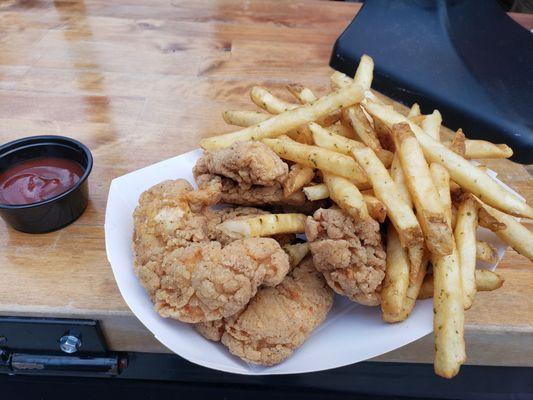 Sazs $10 tenders with fries