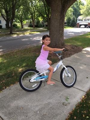 Angel face loving mystic her new trek bike!