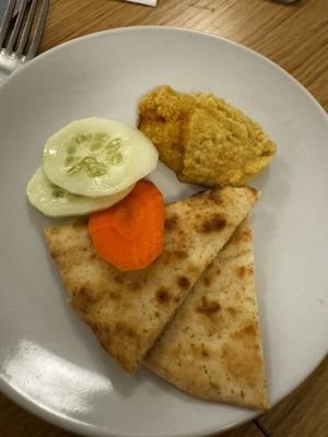 HUMMUS PITA