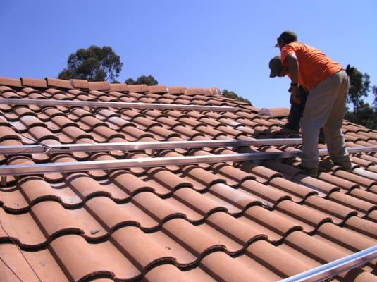 installing a clean solar system on San Diego roof