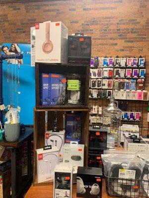 RizTech carries the accessories you want from Beats, Sony, Bose, Apple, JBL and more. Make RizTech your first stop for tech accessories.