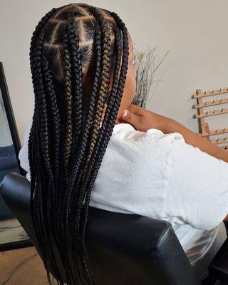 Jumbo Knotless Braids