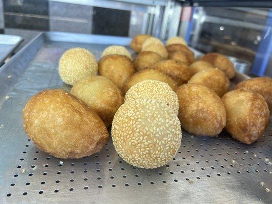 Sesame Balls and other glutinous rice balls with meat filling