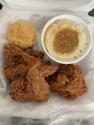 SMALL COOP COMBO Mashed Potatoes with Gravy and a corn muffin