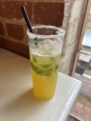 Passion fruit mojito