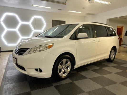 Full detail Toyota Sienna