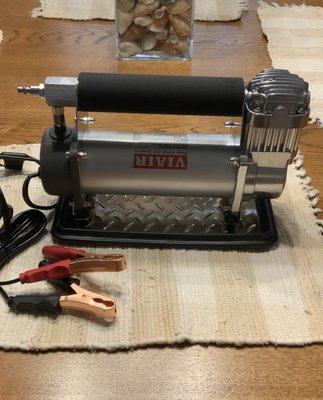 Beautiful & Power Air Compressor for inflating RV Tire to 110 PSI