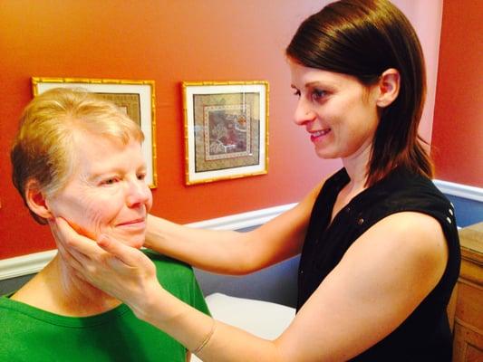 Treating neck pain with Cranial Sacral Therapy