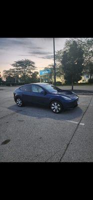 Check out this car on Turo! https://turo.com/us/en/suv-rental/united-states/streamwood-il/tesla/model-y/2048376