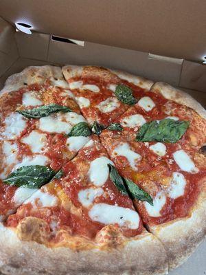 Pizza Margherita medium size